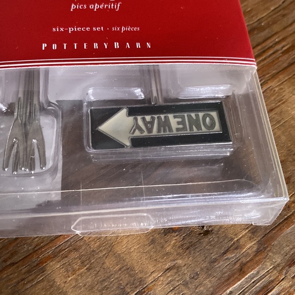Pottery Barn Holiday One Way and Stop Sign Set of Six Metal Cocktail Picks 🛑 - Picture 3 of 16